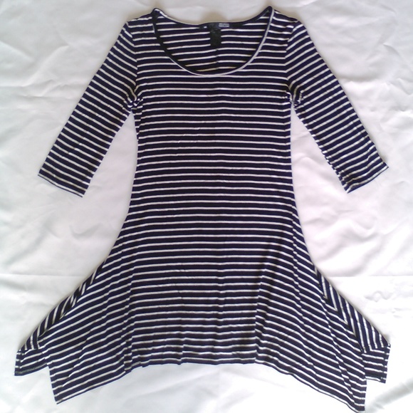 Rebel Sugar Dresses & Skirts - Striped Asymmetrical 3/4 Sleeve Scoop Neck Dress